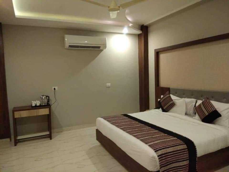 Hotel Hill Vista Udaipur Esterno foto