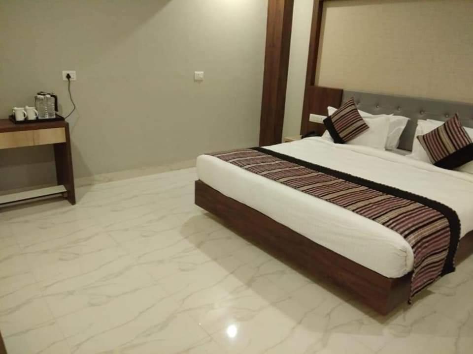 Hotel Hill Vista Udaipur Esterno foto