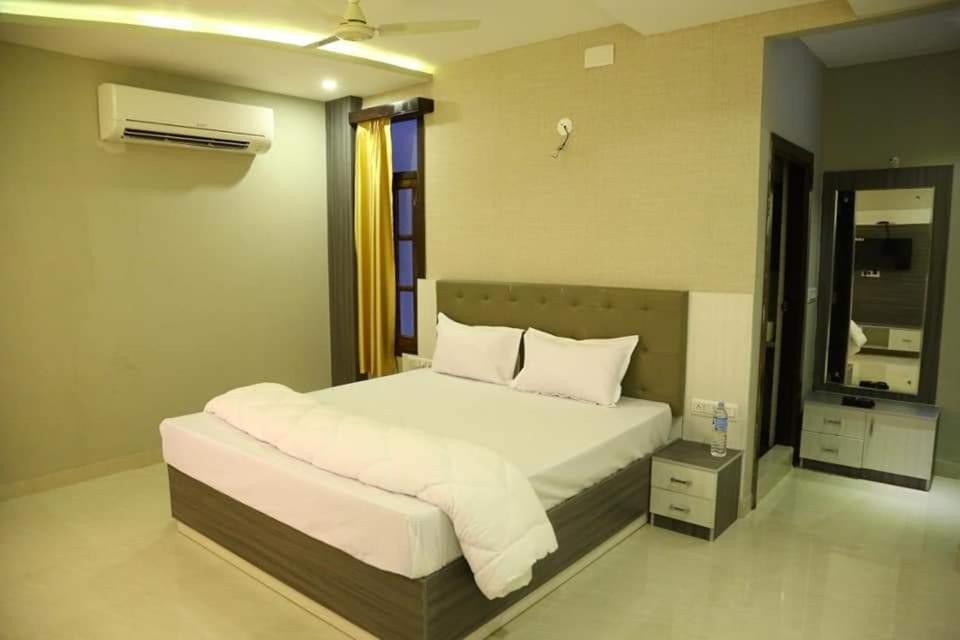 Hotel Hill Vista Udaipur Esterno foto